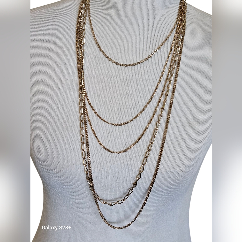 Elegant Gold Layered Necklace